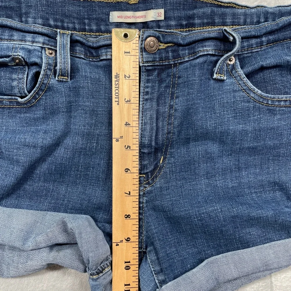 Levis‎ Mid Length Shorts Womens 32 Blue Denim Cuffed Medium Wash